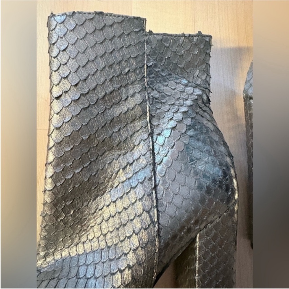 Silver Leather Platform Boots. - Picture 4 of 10